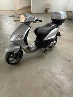 Te koop scooter piaggio 125cc, Ophalen, Zo goed als nieuw