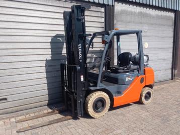 Toyota TONERO 25 heftruck 2,5 ton 6 meter freelift LPG gas beschikbaar voor biedingen