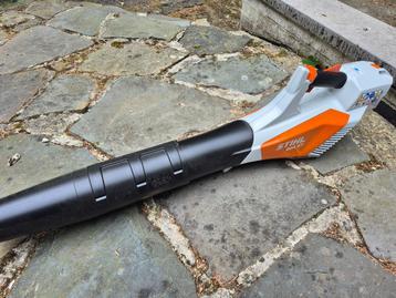 Stihl BGA57 accu bladblazer met AK20 accu, Tuin en Terras, Bladblazers, Ophalen, Stihl, Zo goed als nieuw, Accu