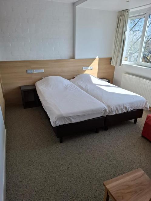 hotelmatrassen met boxspring, Huis en Inrichting, Slaapkamer | Boxsprings, Zo goed als nieuw, 90 cm, 200 cm, Eenpersoons, Bruin
