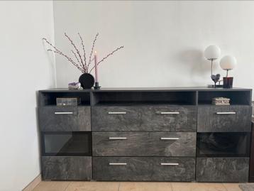 Dressoir marmer look beschikbaar voor biedingen