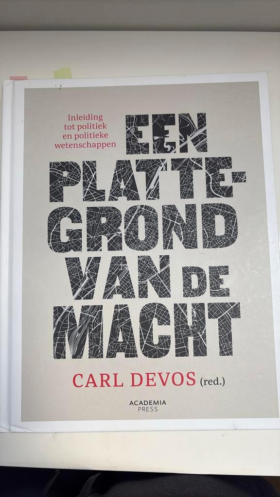 Carl Devos - Een plattegrond van de macht 2023, Boeken, Politiek en Maatschappij, Gelezen, Verzenden