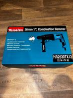 Perforateur burineur makita HR2630TX12 + set burins neuf, Doe-het-zelf en Bouw, Gereedschap | Boormachines, Ophalen