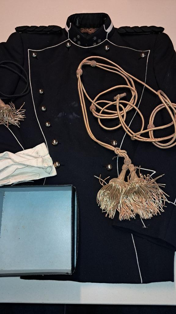 BELGIQUE - ABL - TENUE DE GALA COMMANDANT LANCIER - 1965, Verzamelen, Militaria | Algemeen, Landmacht, Helm of Baret, Ophalen of Verzenden