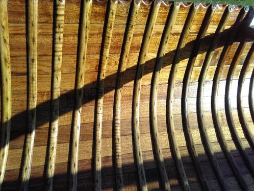 antieke mahonie houten canadese kano, Sports nautiques & Bateaux, Canoës, Comme neuf, Canoë canadien ou Canoë ouvert, Trois personnes ou plus