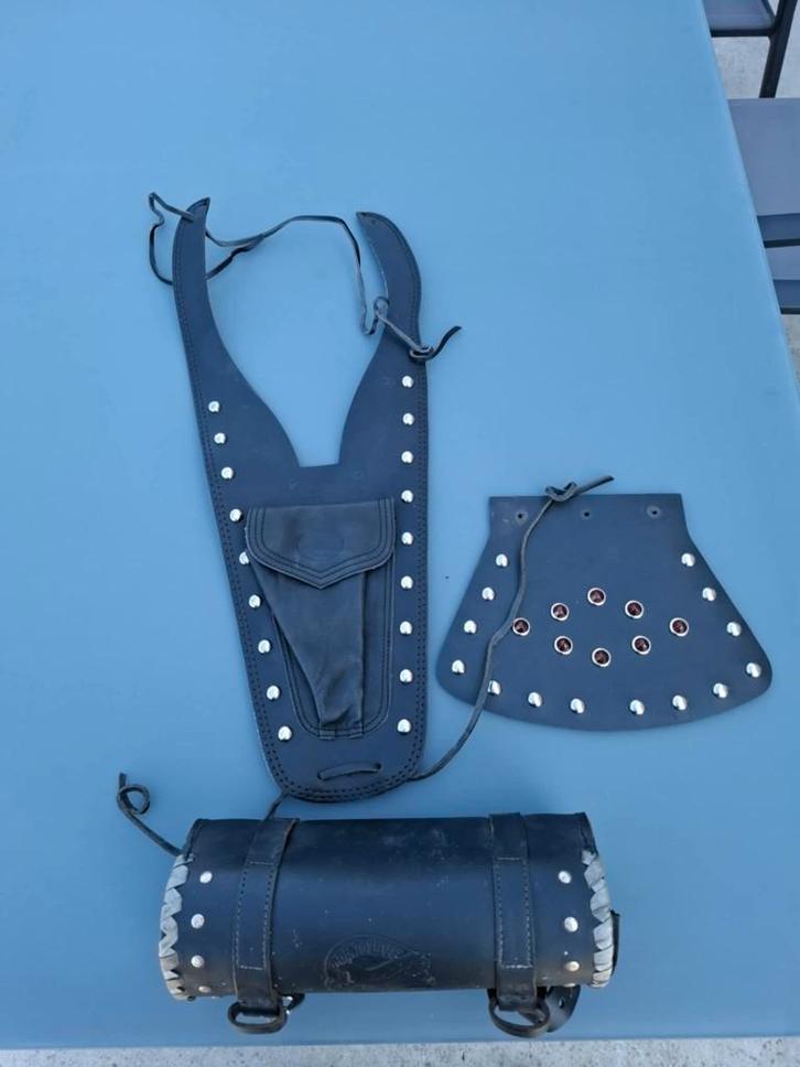 lederen accesoires voor custom, Motos, Accessoires | Autre, Comme neuf, Enlèvement ou Envoi