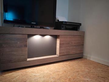 TV meubel BOLOGNA millenium eik bruin en matzwart decor  beschikbaar voor biedingen