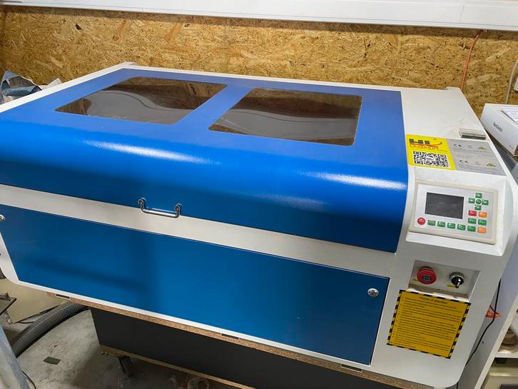 Co2 laser 100w, Articles professionnels, Machines & Construction | Industrie & Technologie, Enlèvement