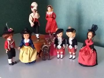 Verzameling poppetjes te koop beschikbaar voor biedingen