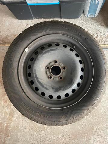 2 quatrac vredestein banden met stalen velg beschikbaar voor biedingen