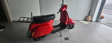 Vespa originale Piaggo 50cc.Faire offre correcte.Sur Oupeye disponible aux enchères