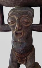 Siège à caryatide Songye (Village Kateya), Enlèvement