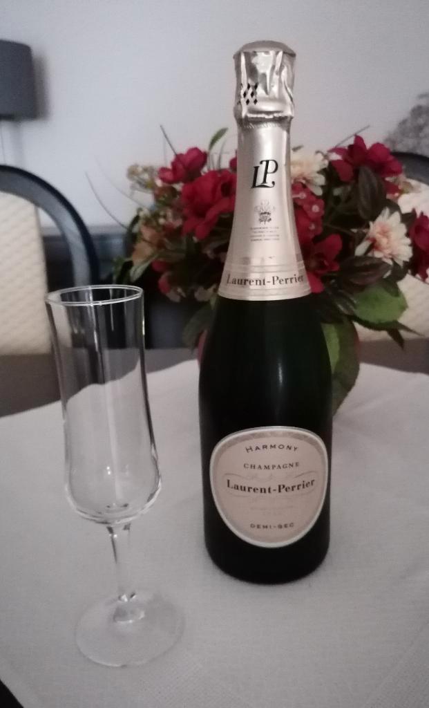 Bouteille de champagne 75 cl Laurent Perrier Harmony, Collections, Vins, Neuf, Champagne, France, Pleine, Enlèvement