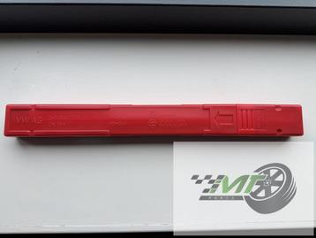 Vw gevaren driehoek 56D 860 250 56D860025 beschikbaar voor biedingen