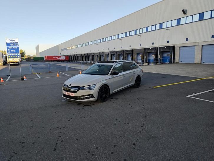 Skoda Superb Sportline PHEV met 4 jaar fabrieksgarantie, Auto's, Skoda, Particulier, Superb, ABS, Achteruitrijcamera, Adaptieve lichten