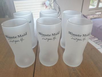 6 glazen Minute Maid

(5 euro samen) beschikbaar voor biedingen