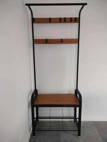 Kapstok met zitbank beschikbaar voor biedingen