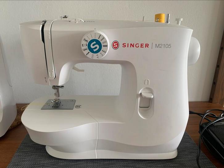 Naaimachine Singer M2105, Hobby en Vrije tijd, Naaimachines en Toebehoren, Zo goed als nieuw, Naaimachine, Singer, Ophalen