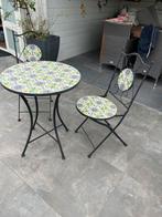 Gietijzeren tafel met 2 stoelen, Tuin en Terras, Ophalen, Zo goed als nieuw