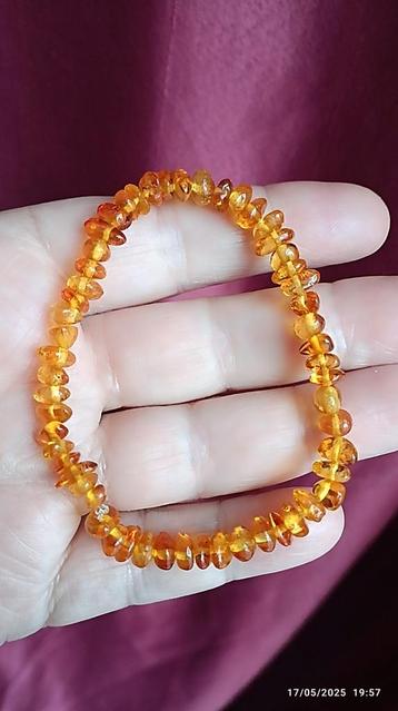 Elastische armband met amber honing kleurig uit Litouwen  beschikbaar voor biedingen