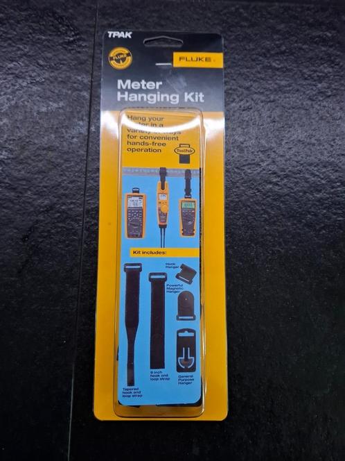Fluke TPAK ToolPak Magnetic Meter Hanger, Doe-het-zelf en Bouw, Meetapparatuur, Nieuw, Multimeter, Ophalen