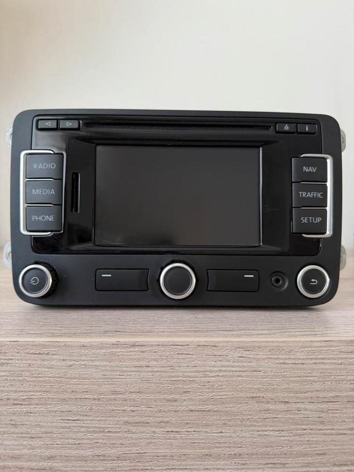 Système navigation/radio Volkswagen original (2007–2013), Auto diversen, Autonavigatie, Zo goed als nieuw, Ophalen