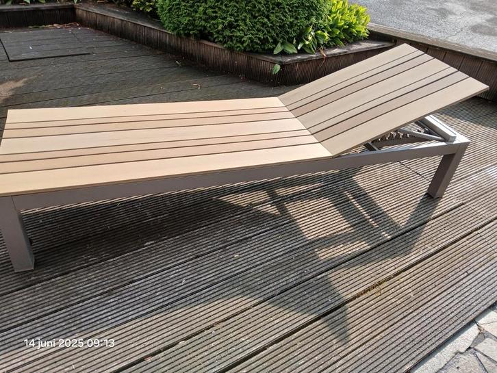 Zeer sterk tuin ligbed.
2 meter lang, 60  cm breed en 36 cm, Tuin en Terras, Picknicktafels, Zo goed als nieuw, Ophalen