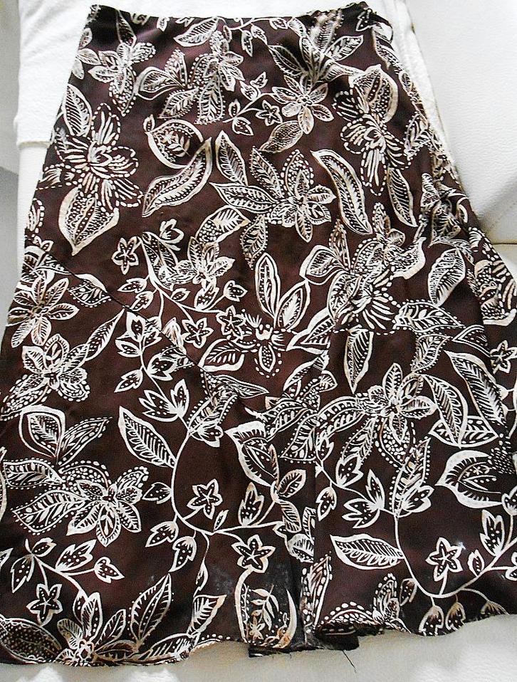 Prachtige rok, seizoenskleur, met effen bruine petticoat, Kleding | Dames, Rokken, Nieuw, Maat 42/44 (L), Bruin, Onder de knie