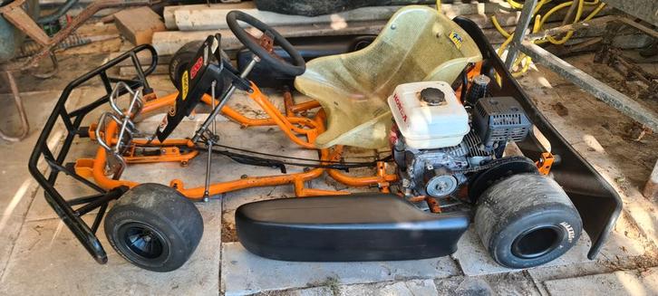 Karthobby 4 karts et de nombreux équipements, Sports & Fitness, Karting, Kart, Enlèvement