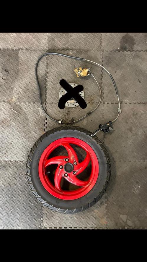 Gilera runner achterrem klauw + wiel met band, Fietsen en Brommers, Brommeronderdelen | Algemeen, Gebruikt, Overige typen, Ophalen of Verzenden