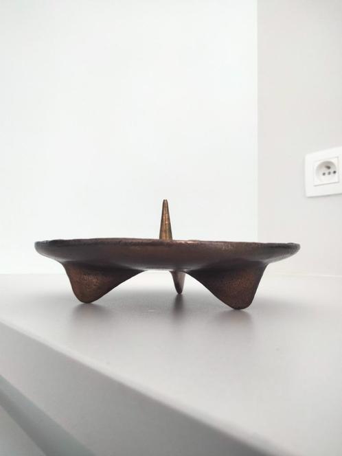 Vintage Brutalist design kandelaar brons gesigneerd, Huis en Inrichting, Woonaccessoires | Kandelaars en Kaarsen, Gebruikt, Kandelaar