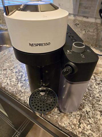 Nespresso Vertuo Lattissima De'Longhi Wit ENV300W beschikbaar voor biedingen