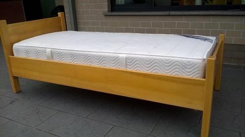 1-persoon bed, Huis en Inrichting, Slaapkamer | Bedden, Gebruikt, Eenpersoons, 90 cm, 200 cm, Hout, Beige, Ophalen