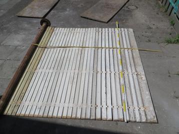 1 houten rolluik beschikbaar voor biedingen