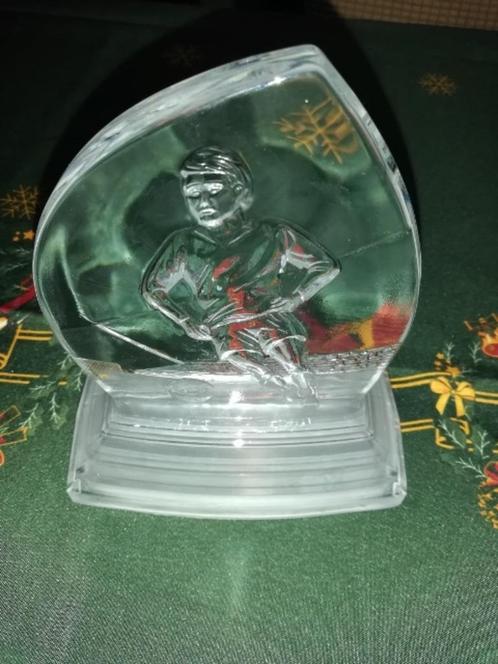 Cristal d'arques sculptuur met afbeelding van voetballer., Antiek en Kunst, Antiek | Glaswerk en Kristal, Ophalen of Verzenden
