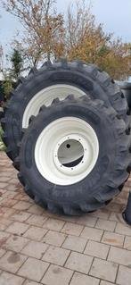 Nieuwe Michelin banden, op velgen passend voor  NH T7.245, Zakelijke goederen, Landbouw | Onderdelen | Banden, Velgen en Assen