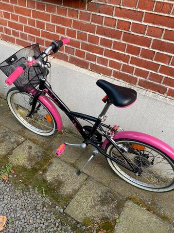 2 vélos Btwin originaux pour filles, en parfait état 