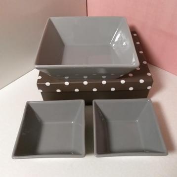 Trois beaux plats pour 6 euros beschikbaar voor biedingen