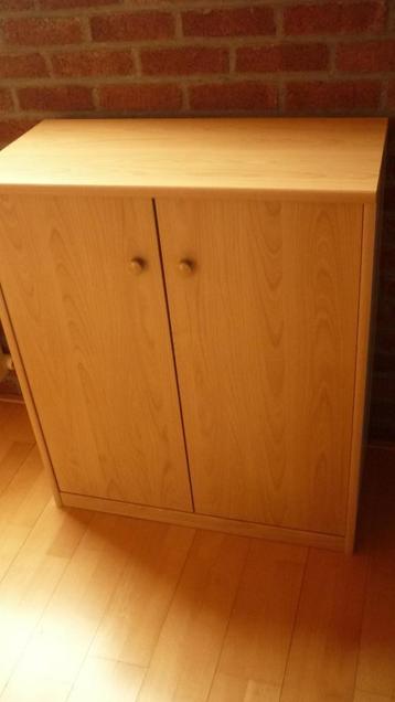 meuble de rangement en bois clair beschikbaar voor biedingen