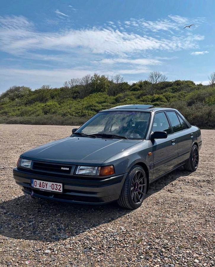 Mazda 323 bg oldtimer, Auto's, Mazda, Particulier, Benzine, 4 deurs, Handgeschakeld, Ophalen