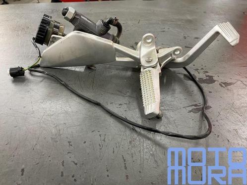 Voetsteun rechts voor de BMW K 1200 S 2004 - 2008 K1200S K12, Motoren, Onderdelen | BMW, Gebruikt, Ophalen of Verzenden
