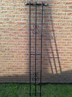 Fer forgé avec décor rosace peint en noir, Ophalen, Gebruikt, IJzer