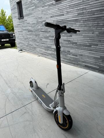 Ninebot KickScooter MaxG30LE II Powered by Segway, Enlèvement ou Envoi, Comme neuf, Step électrique (E-scooter), Segway ninebot