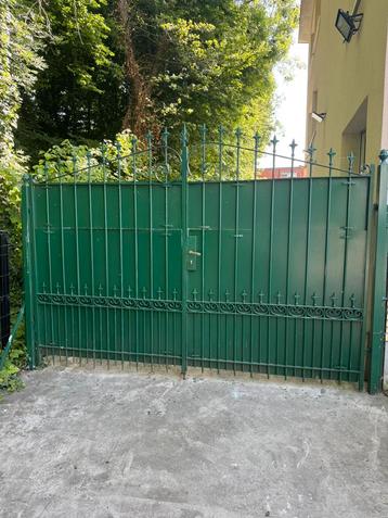 Groene poort te koop  150€  beschikbaar voor biedingen