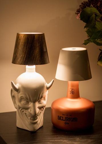 Draadloze flessenlamp beschikbaar voor biedingen