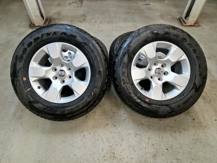 18" Originele Dodge ram velgen + Goodyear zomerbanden, Auto-onderdelen, Banden en Velgen, Banden en Velgen, Zomerbanden, 18 inch