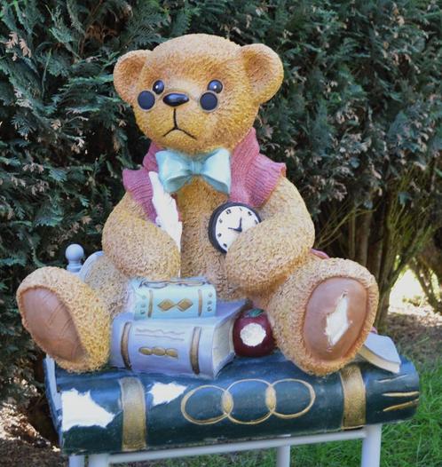 Etalage model beer op boek 56 cm hoog, Verzamelen, Beren en Cherished Teddies, Zo goed als nieuw, Overige typen, Overige merken