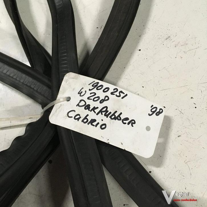 Mercedes W208 Cabrio 1998 Dakrubber, Auto-onderdelen, Carrosserie, Gebruikt, Ophalen of Verzenden