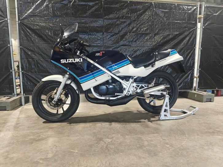 Suzuki RG250 1984, Motoren, Motoren | Suzuki, Particulier, Sport, 12 t/m 35 kW, 2 cilinders, Minimaal motorrijbewijs A2, Ophalen