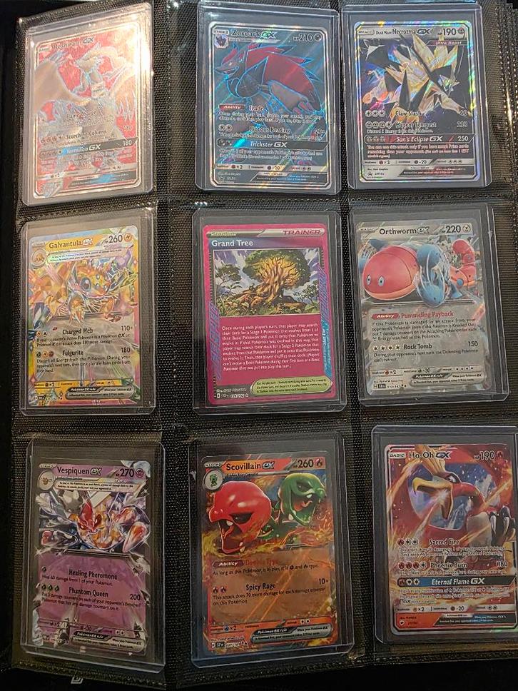 Gem Toploader 216 met 209 Pokemonkaarten, Hobby en Vrije tijd, Verzamelkaartspellen | Pokémon, Zo goed als nieuw, Meerdere kaarten